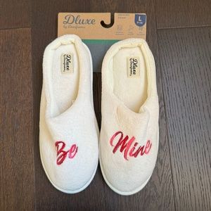 Dluxe by Dearfoams Women’s Be Mine Slide Slippers Ivory - Size L (9-10)